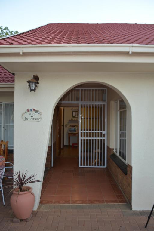 Blue Crane Guest House בלומפונטייין מראה חיצוני תמונה