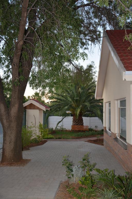Blue Crane Guest House בלומפונטייין מראה חיצוני תמונה
